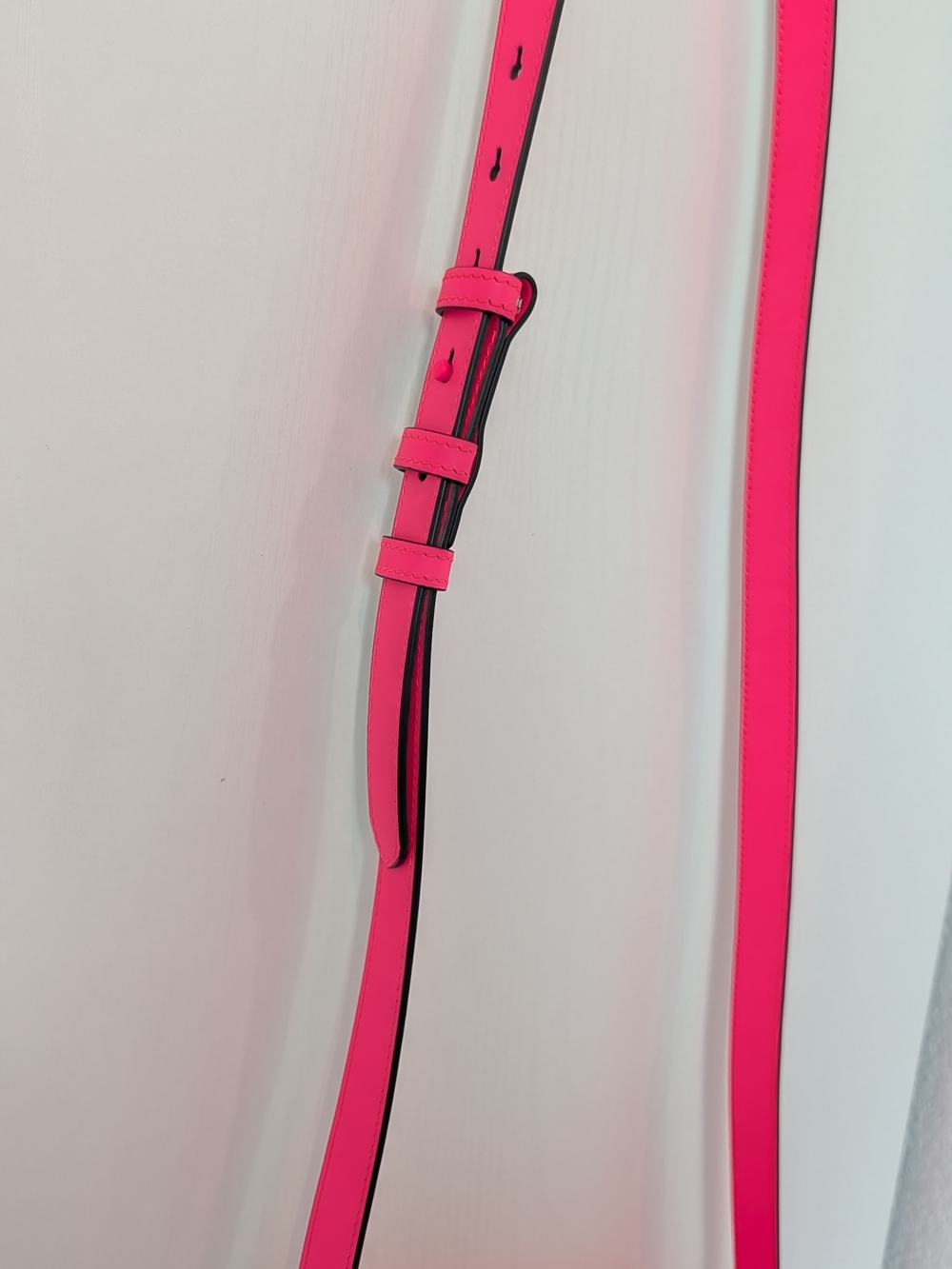 Gucci Pink Embossed GG Crossbody Bag - Picture 3 of 12